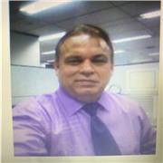 Professor sem experiência para crianças e adultos. Morei 30 anos nos EUA trabalhando para uma instituição financeira